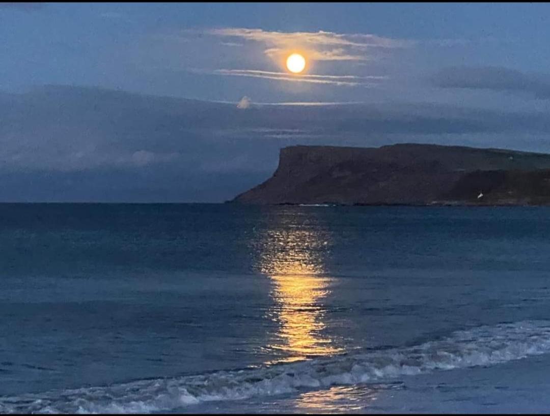 Divine Cottage Ballycastle Esterno foto